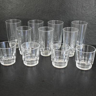 D Lot 240: Drinking Glasses