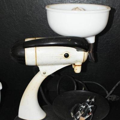 D Lot 244: Vintage Sunbeam Mixer