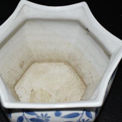 D Lot 246: Decor