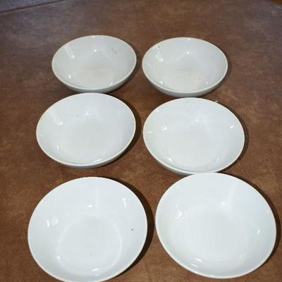 D Lot 246: Decor
