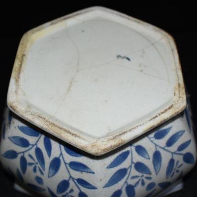 D Lot 246: Decor