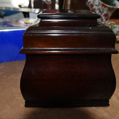 D Lot 248: Massager and More