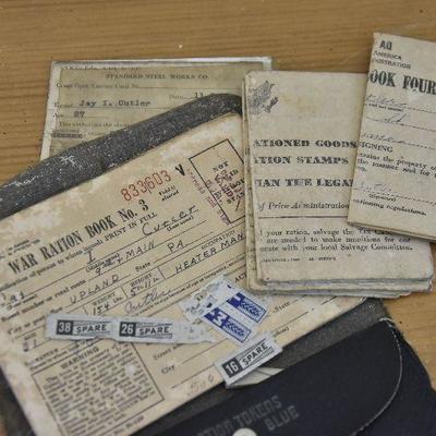 P Lot 183: WW2 War Rations Wallet