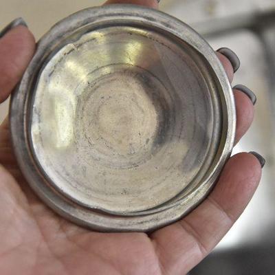 P Lot 184: Vintage Kitchen with Sifter & Pewter