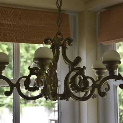 P Lot 187: Hanging Candleabra