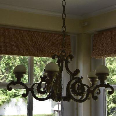 P Lot 187: Hanging Candleabra