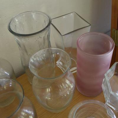 P Lot 190: Collection of Vases