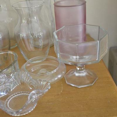 P Lot 190: Collection of Vases