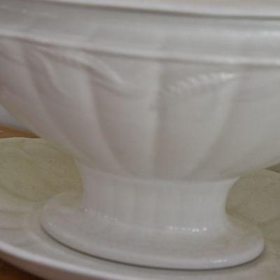 P Lot 192: Ironstone Soup Tureen