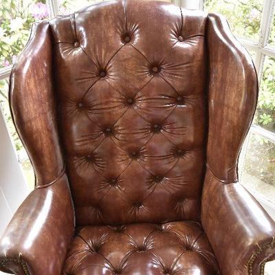 P Lot 195: Vintage Leather Armchair 