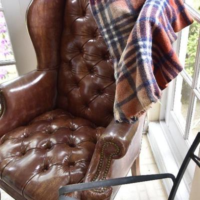 P Lot 195: Vintage Leather Armchair 