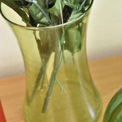 P Lot 199: Collection of Vases and Bottles