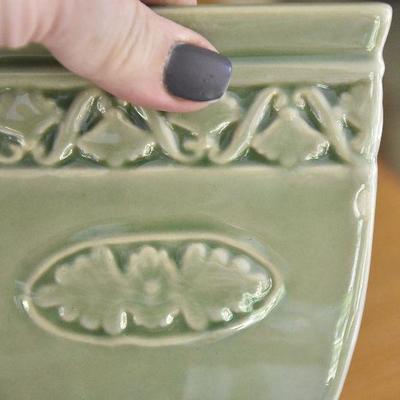 P Lot 199: Collection of Vases and Bottles