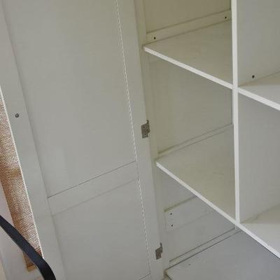 P Lot 200: Storage Cabinet