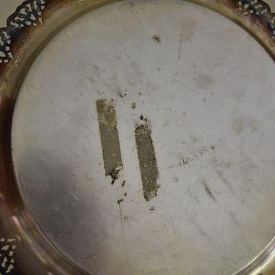 P Lot 202: Silverplate Platters and serving Tray