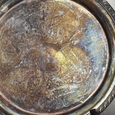 P Lot 202: Silverplate Platters and serving Tray