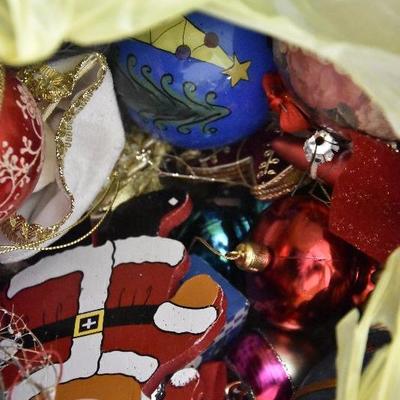 P Lot 204: Bin of Christmas Orniments and Trim