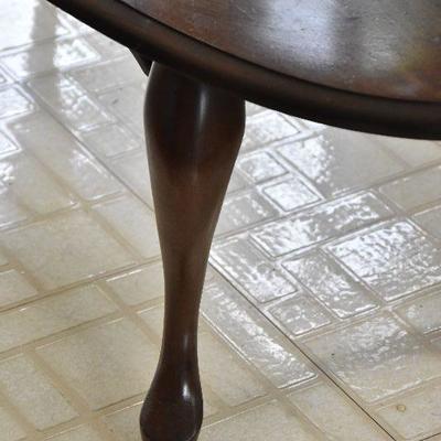 P Lot 205: Coffee Table