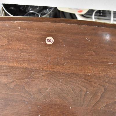 P Lot 205: Coffee Table