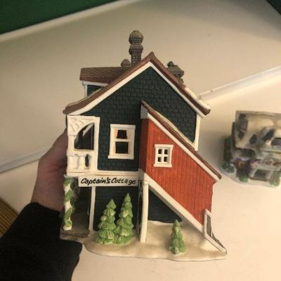 P Lot 73: Department 56 Lot 4