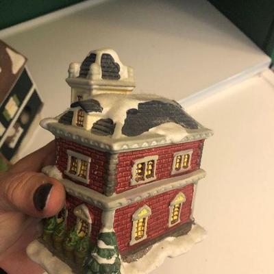 P Lot 73: Department 56 Lot 4