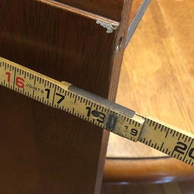 P Lot 77: Kitchen Table with 3 Chairs