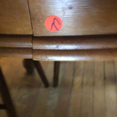 P Lot 77: Kitchen Table with 3 Chairs