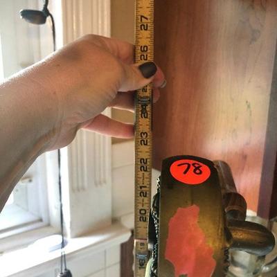P Lot 78: Countertop Wine Decorker