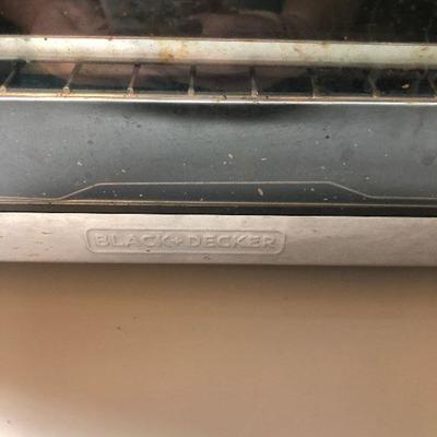 P Lot 81: Toaster Oven and Blender