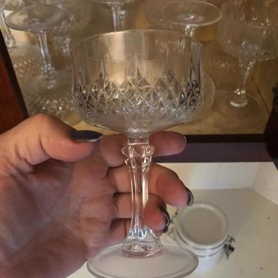 P Lot 85: Lot of Stemmed Dessert Glasses