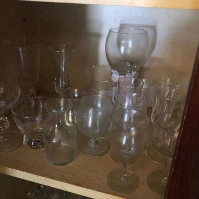 P Lot 87: Large Collection of Stemmed Drinkware