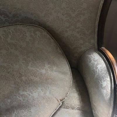 P Lot 89: Pair of Vintage Armchairs