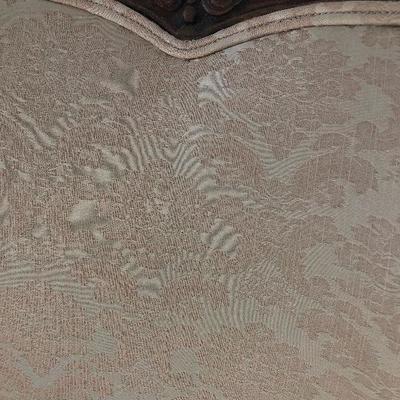 P Lot 89: Pair of Vintage Armchairs