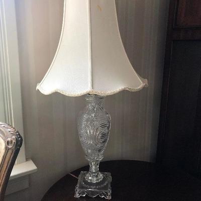P Lot 90: Vintage Cut Glass Lamp