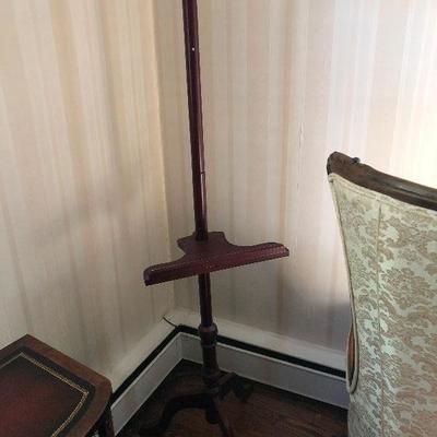 P Lot 96: Art Display Easel