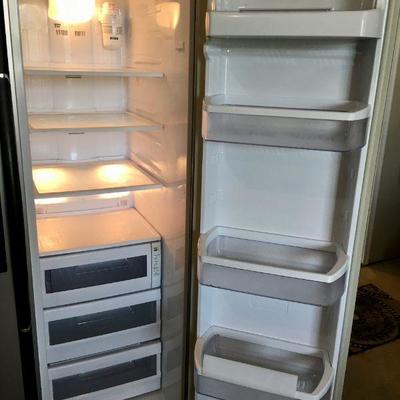 Samsung Stainless Side by Side Refrigerator Item# 91