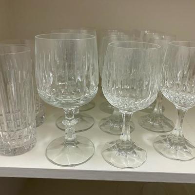 Lot # 299 Misc Glassware Lot 