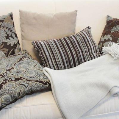 Pillow & Blanket Lot