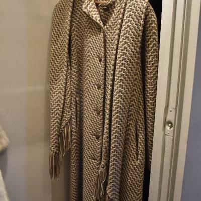 D Lot 116: Vintage Wool Knit Coat