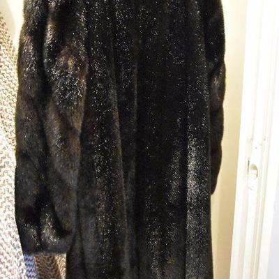 D Lot 117: Vintage Faux Mink Coat