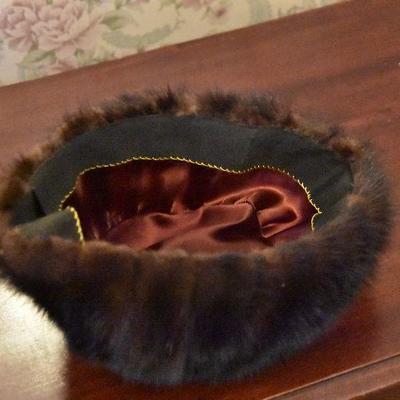 D Lot 118: Vintage Mink Hat