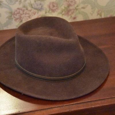 D Lot 119: Country Gentleman Lite Felt Hat