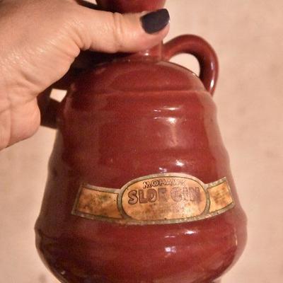 B Lot 9: Mixed Lot of Pottery
