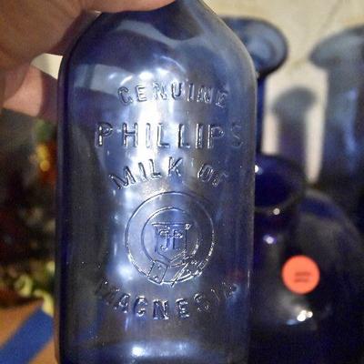 B Lot 11: Mixed Lot of Blue Glass