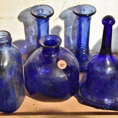 B Lot 11: Mixed Lot of Blue Glass