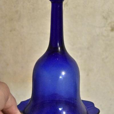 B Lot 11: Mixed Lot of Blue Glass
