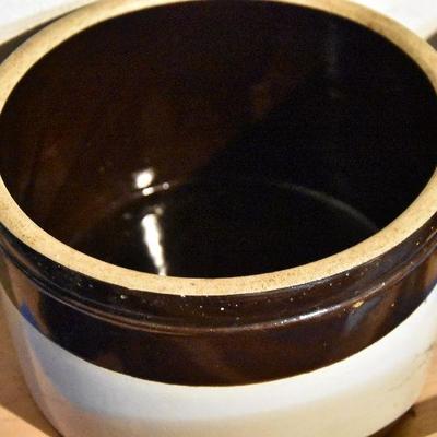 B Lot 13: #2 Brownstone Pot with Lid