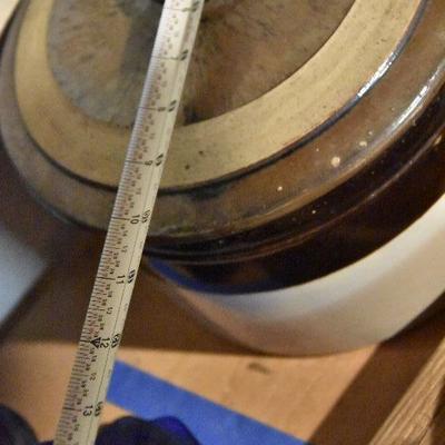 B Lot 13: #2 Brownstone Pot with Lid