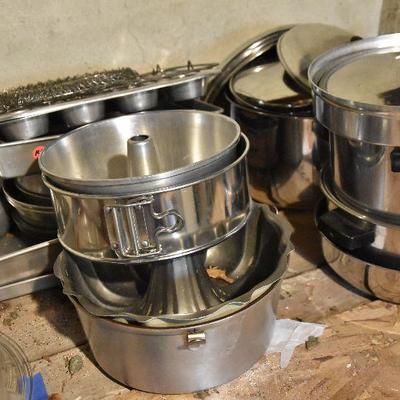 B Lot 14: Lot of Kitchen Cookware