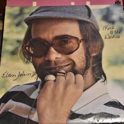 B Lot 16: Lot of Vintage Albums